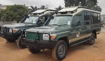 Extended safari Land Cruiser hire in Uganda for groups